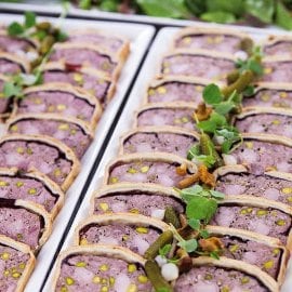 Terrina mięsna w kruchym cieście z galaretką Porto Terrina mięsna w kruchym cieście z galaretką Porto