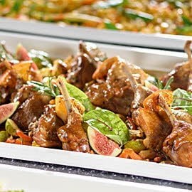 Confitowane udko z kaczki na karmelizowanych warzywach z miodem Confitowane udko z kaczki na karmelizowanych warzywach z miodem