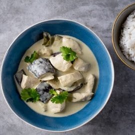 Zielone curry z kurczakiem i bakłażanem