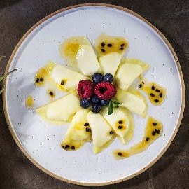 Pierożki ananasowe z mascarpone i marakuja