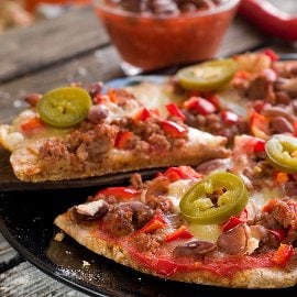 Pizza  wegańska – Chili con carne Pizza  wegańska – Chili con carne