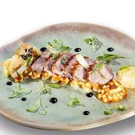 Imbirowa kaczka wolno pieczona w soli morskiej Imbirowa kaczka wolno pieczona w soli morskiej