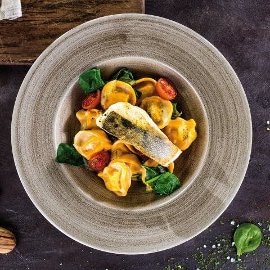 Tortellini ze szpinakiem i sandaczem w sosie cytrynowym Tortellini ze szpinakiem i sandaczem w sosie cytrynowym
