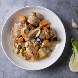 Królik w warzywnym ragout z mleczkiem kokosowym Królik w warzywnym ragout z mleczkiem kokosowym