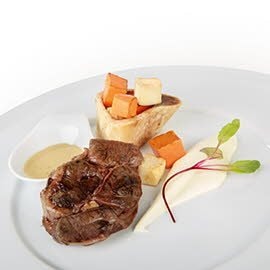 Pręga wołowa z sosem musztardowym i puree z pasternaku Pręga wołowa z sosem musztardowym i puree z pasternaku