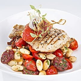 Schab z fasolą i chorizo