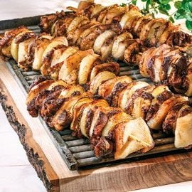 Szaszłyki wieprzowe przygotowane w stylu Szaszłyki wieprzowe przygotowane w stylu