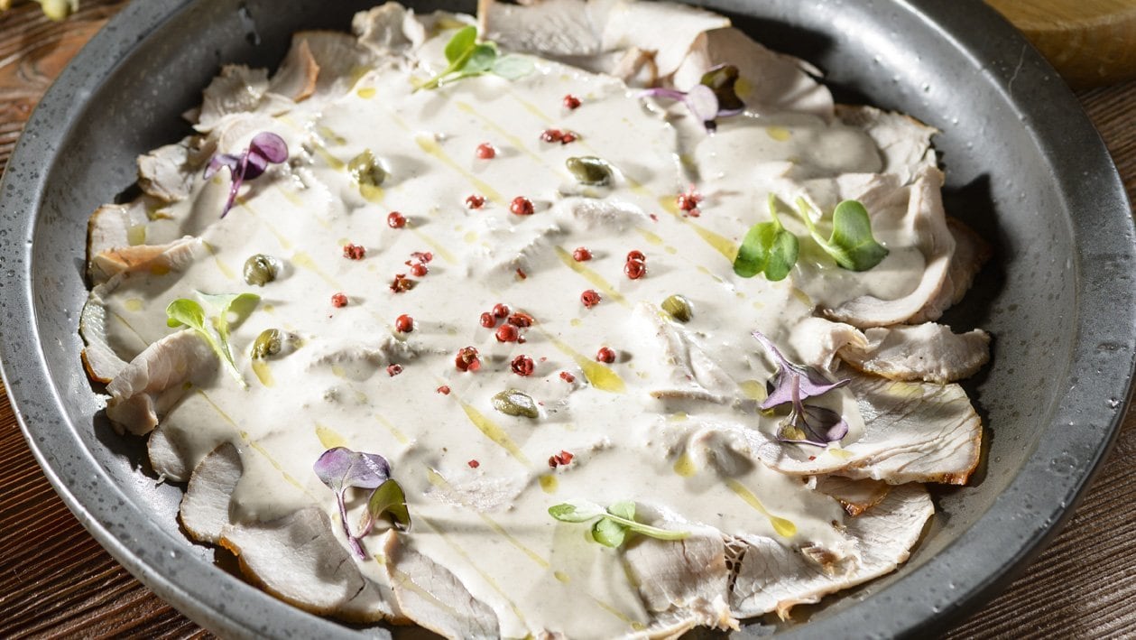 Vitello tonnato - cielęcina z sosem tuńczykowym