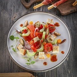 Wegetariańska sałatka Panzanella Wegetariańska sałatka Panzanella