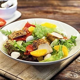 Sałatka z grillowana papryką i kurczakiem w szafranie Sałatka z grillowana papryką i kurczakiem w szafranie