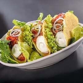 Tacos de chili con carne Tacos de chili con carne