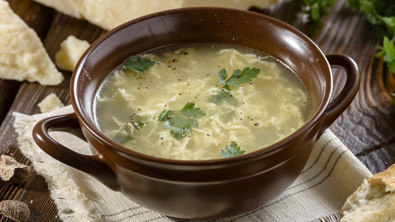Straciatella - zupa z jajecznymi kluseczkami i parmezanem – - Przepis