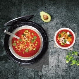 Zupa Azteca z nachos, cheddarem i kwaśną śmietaną Zupa Azteca z nachos, cheddarem i kwaśną śmietaną