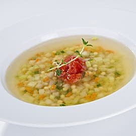 Zupa z młodej kalarepy i zielonych ogórków Zupa z młodej kalarepy i zielonych ogórków