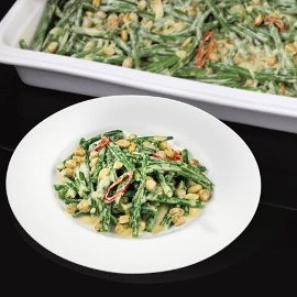 Wegetariańskie curry z zielonej fasolki szparagowej z ciecierzycą i mlekiem kokosowym Wegetariańskie curry z zielonej fasolki szparagowej z ciecierzycą i mlekiem kokosowym