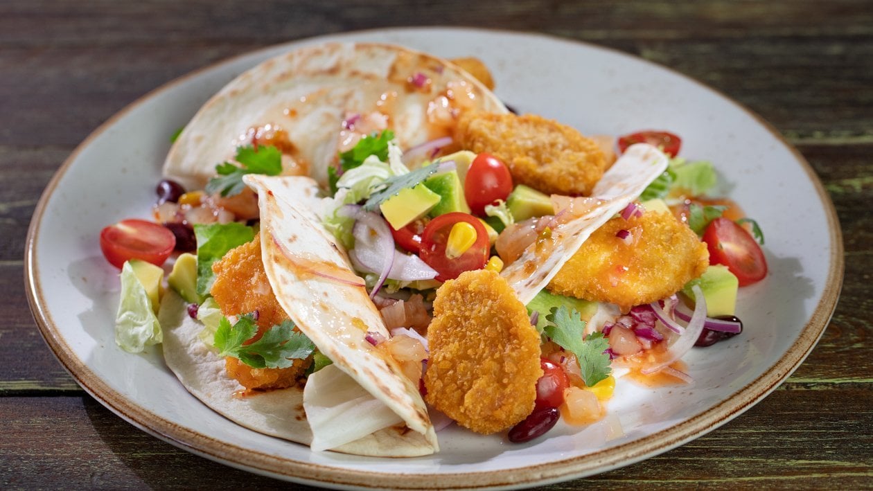 Tacos z wegańskimi nuggetsami, warzywami i ostrą salsą – - Przepis