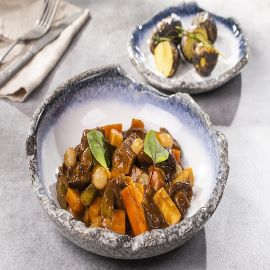Ragout z dzika w ciemnym piwie z warzywami Ragout z dzika w ciemnym piwie z warzywami