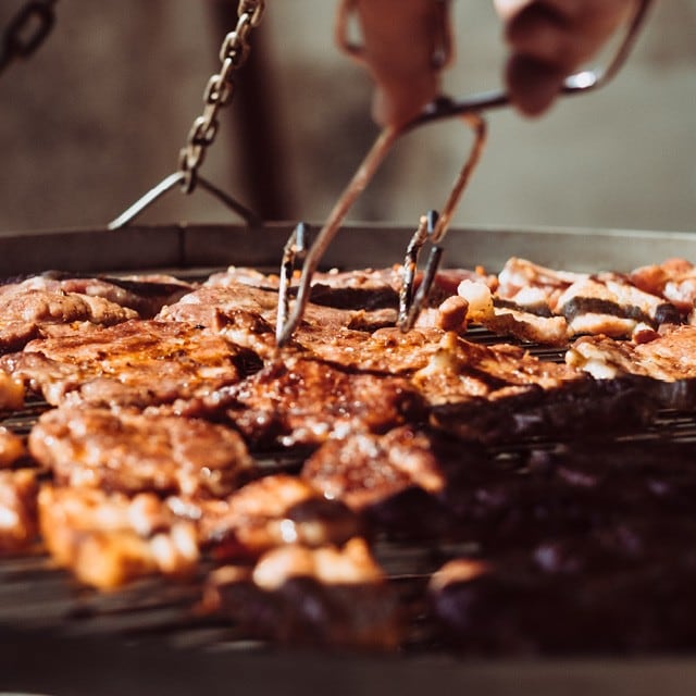 Grill vs BBQ. Co je różni?