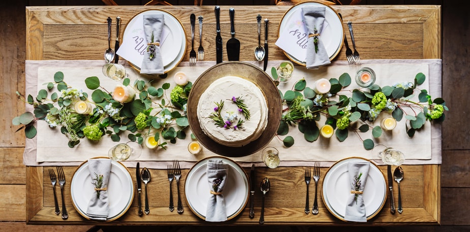 Letnie dekoracje w cateringu