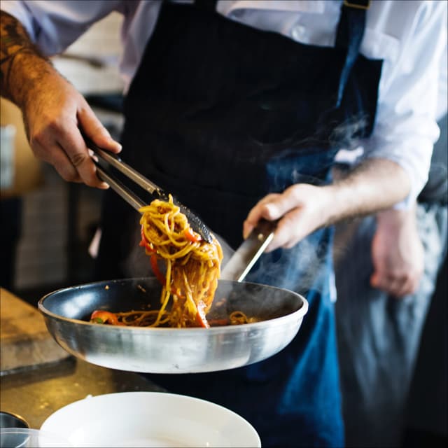 Trend na czerwiec: Live cooking