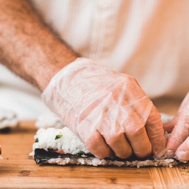 Porady na temat higieny osobistej i bezpieczeństwa w kuchni